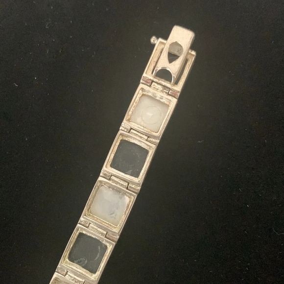 Sterling silver, black Onyx and mother of pearl bracelet - Picture 5 of 10